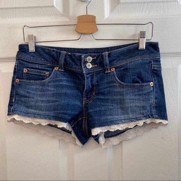 American Eagle Lace Trim Shorts. 6
